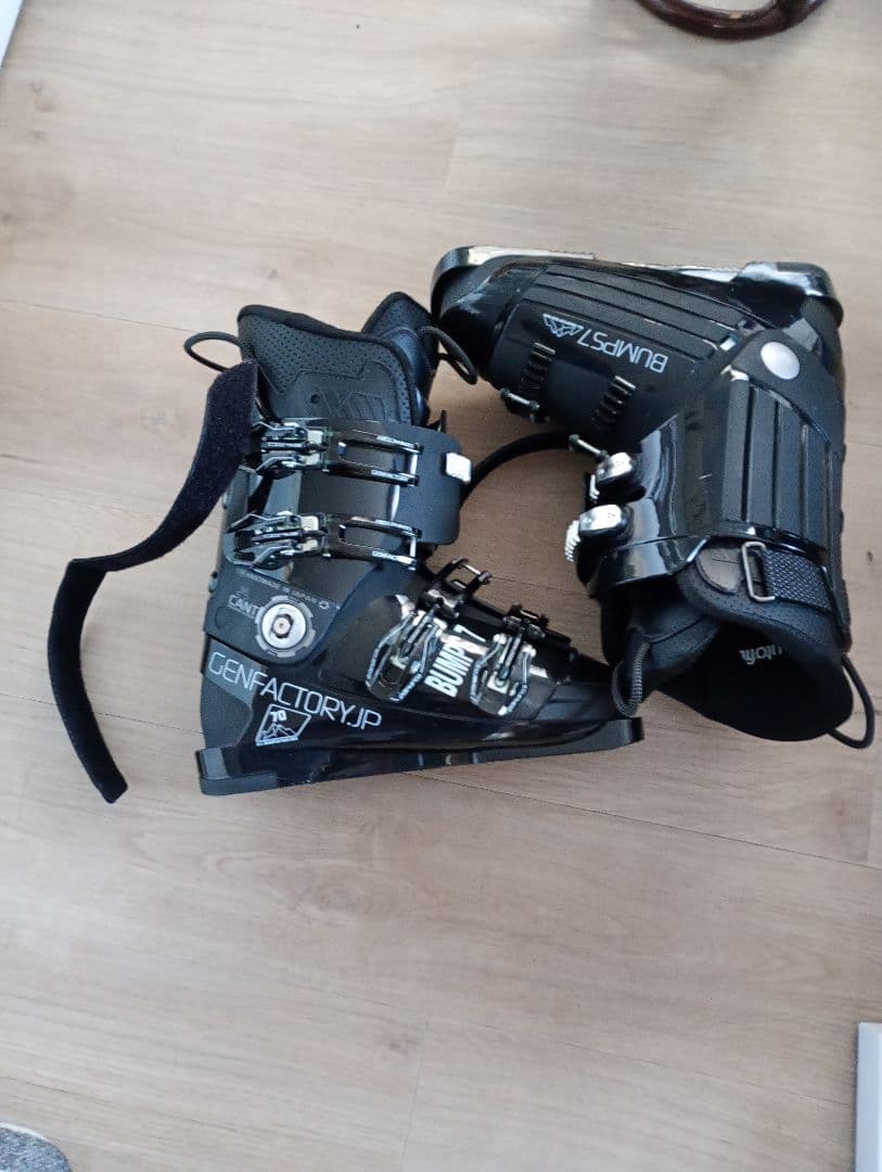 BUMPS 7 GENFACTORY ブラック スキーブーツ