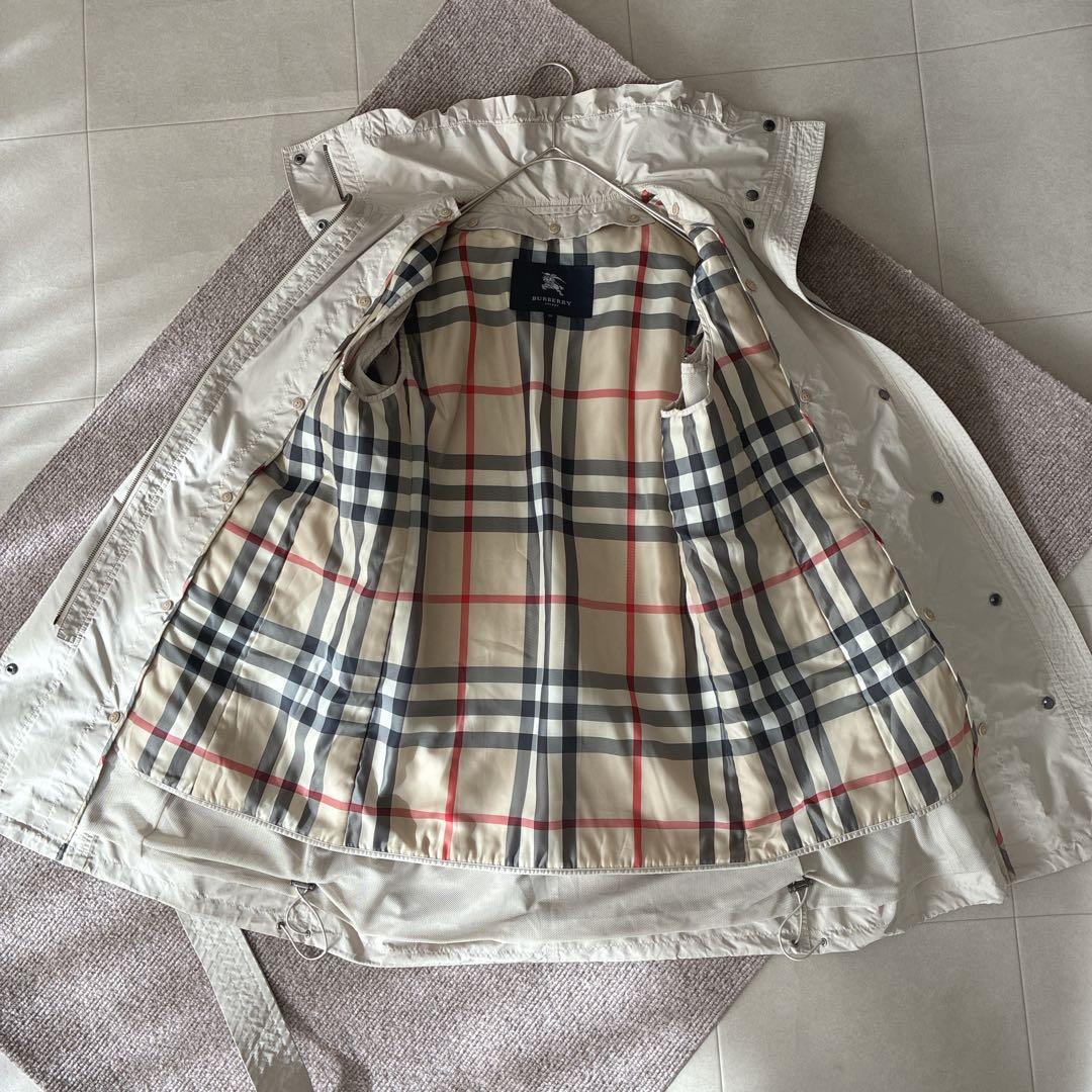バーバリーロンドン♡キルティングライナー付き ナイロンジャケット 襟フリル 40