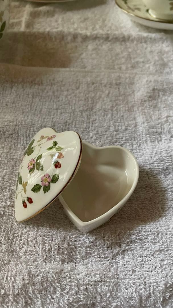  ウェッジウッド ワイルドストロベリー