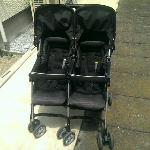 ドーナツ姫さま専用二人乗りベビーカー コンビ ツインスピンとオマケでレインカバー