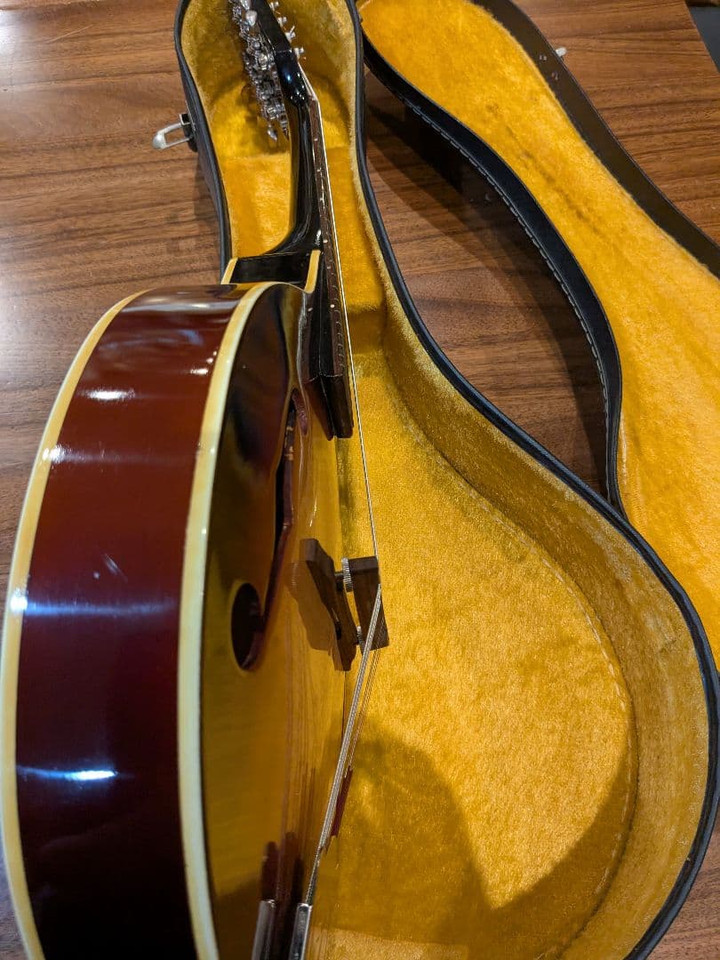 JUMBOマンドリン サンバースト ハードケース付き