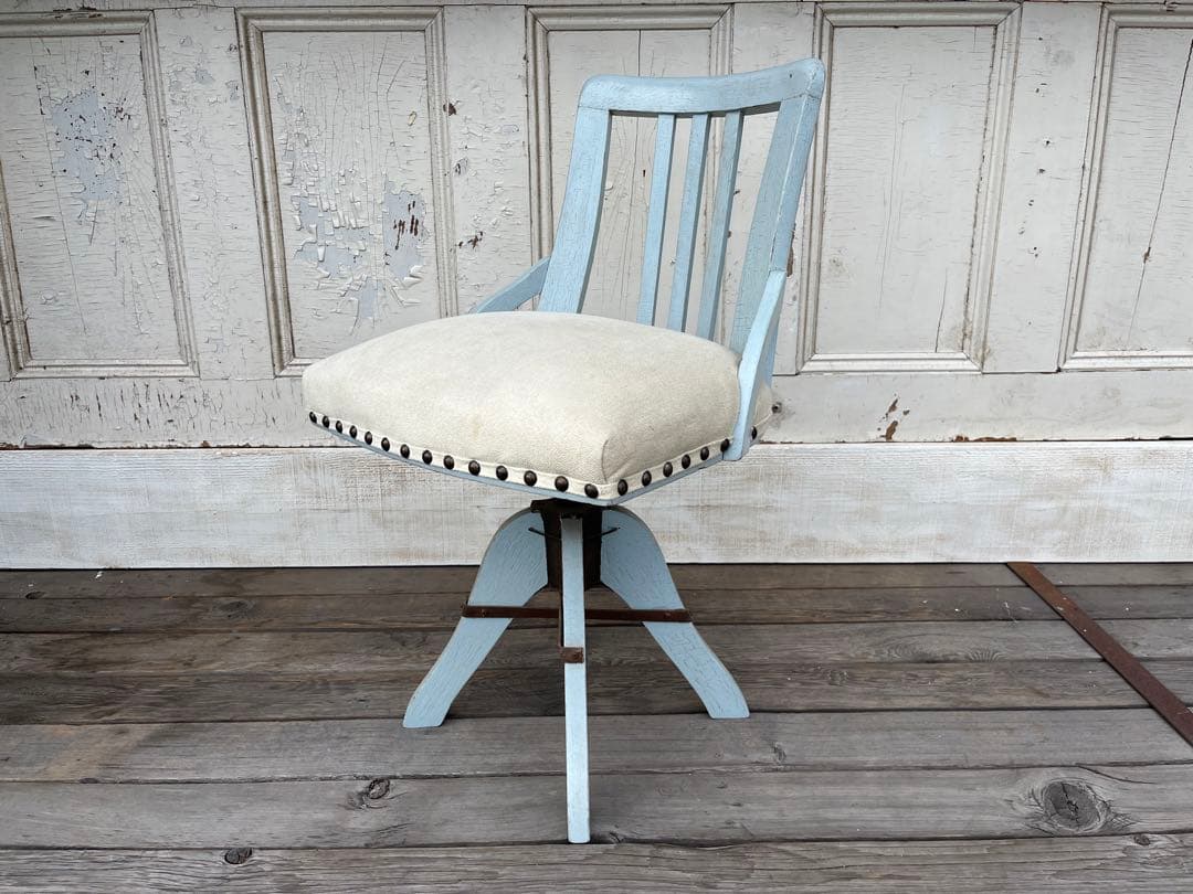 古い回転椅子　ブルーシャビーシック　アンティークヴィンテージ家具レトロ古道具
