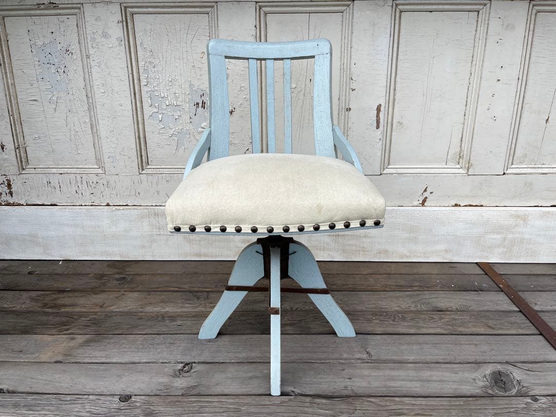 古い回転椅子　ブルーシャビーシック　アンティークヴィンテージ家具レトロ古道具