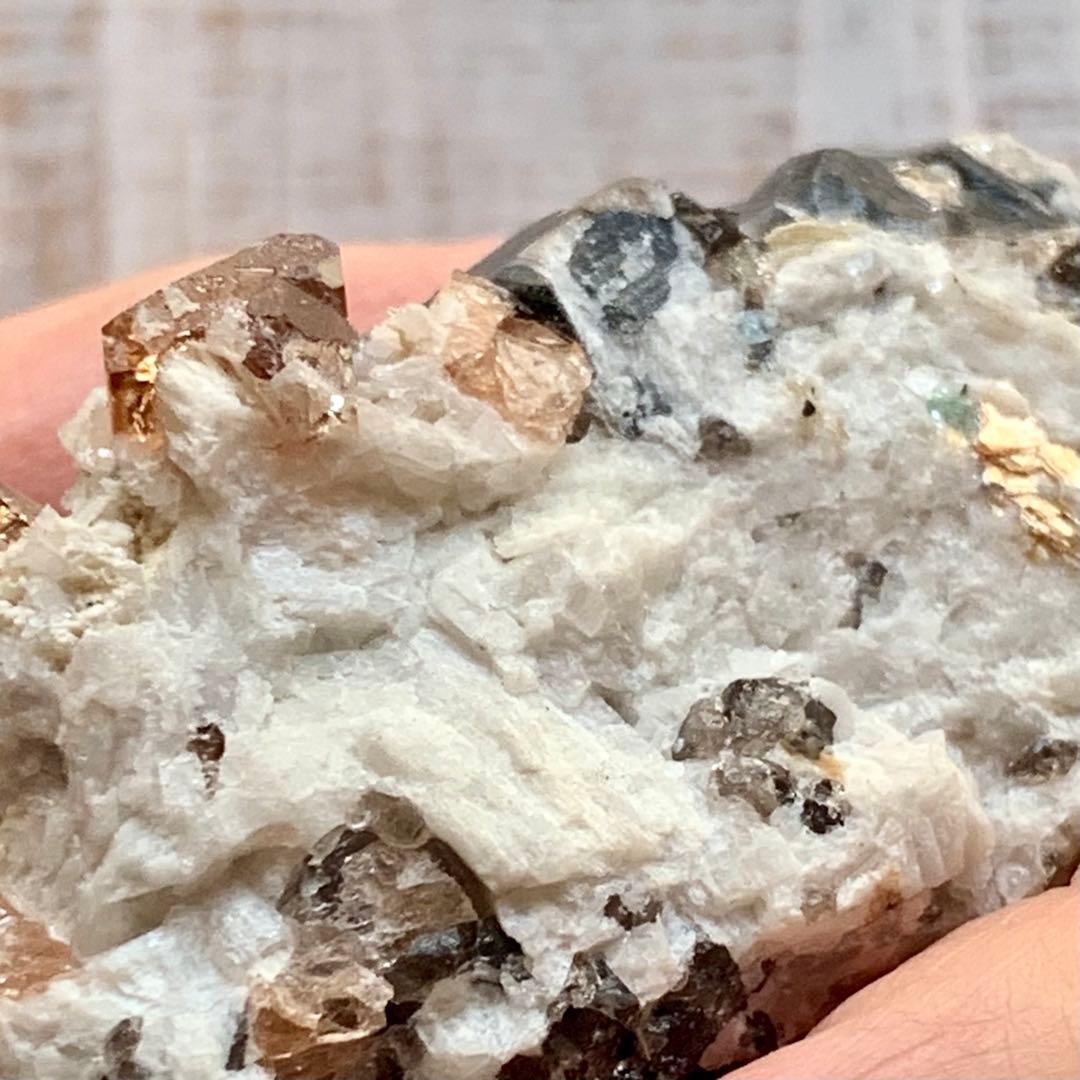 珍品！トパーズ共生標本E/黒水晶/モスコバイト/スカルドゥ産