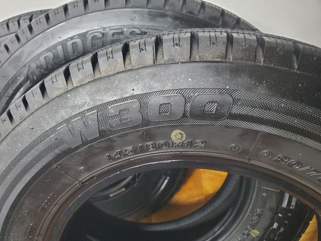 145/80R12 80/78N LT ブリヂストン W300