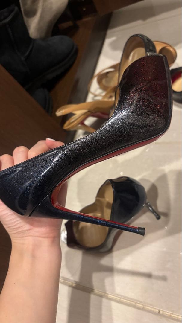 Christian Louboutin オープントゥ　 37ハーフ