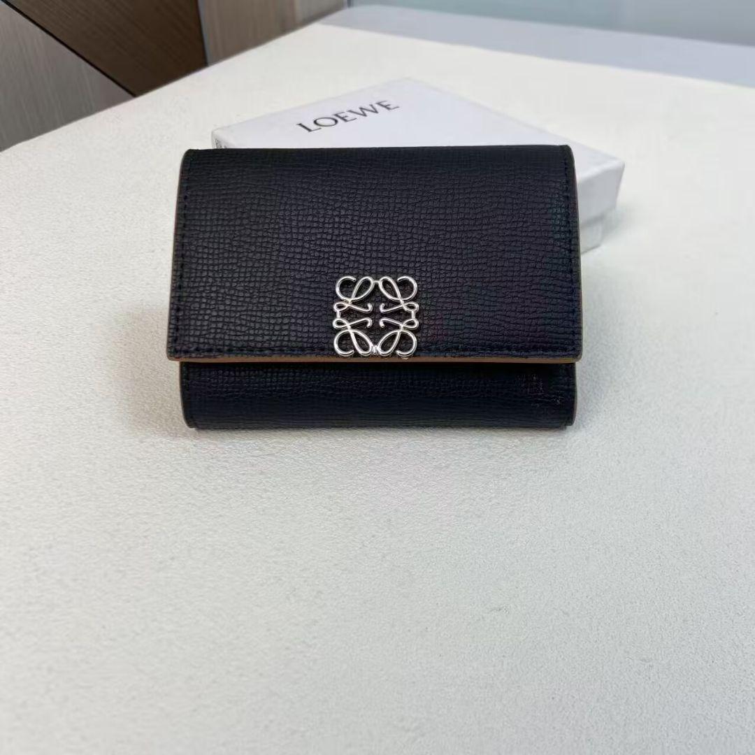 panda LOEWE黒のレザー三つ折り財布