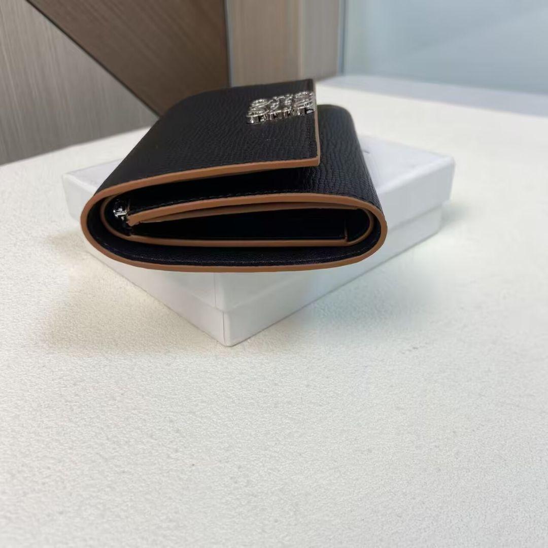 panda LOEWE黒のレザー三つ折り財布