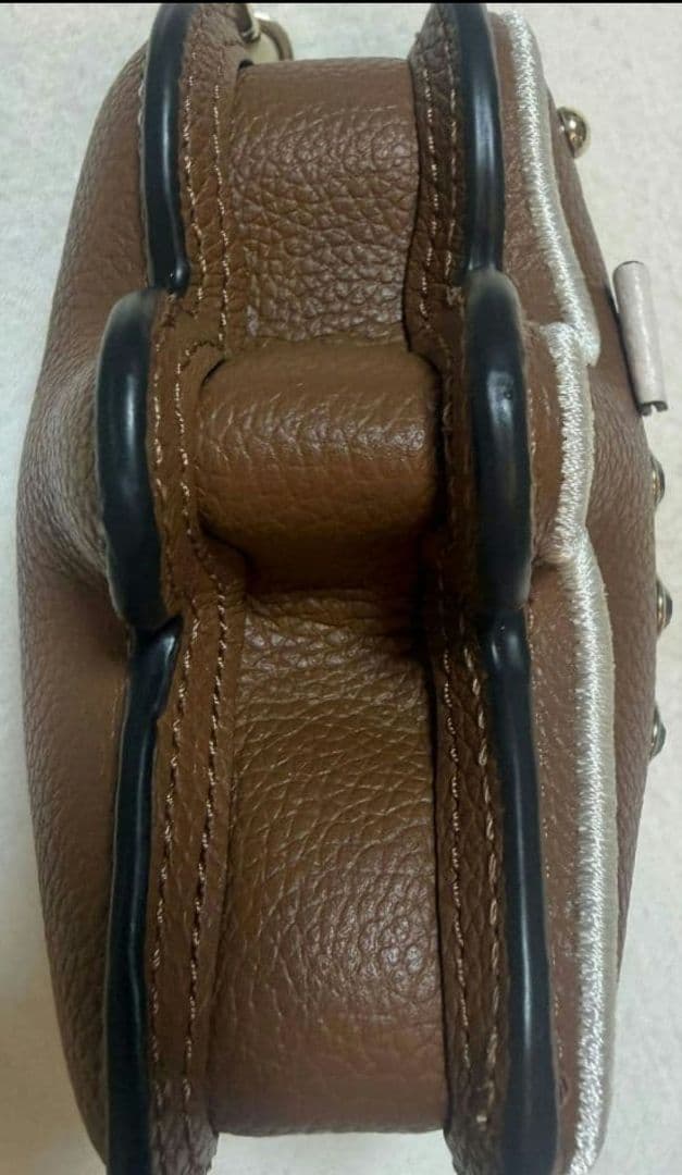 kate spade NEW YORK ジンジャーブレッドマン キーホルダー