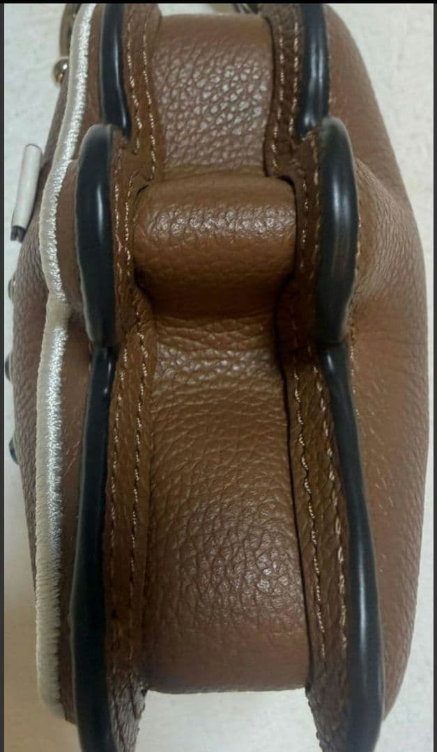 kate spade NEW YORK ジンジャーブレッドマン キーホルダー