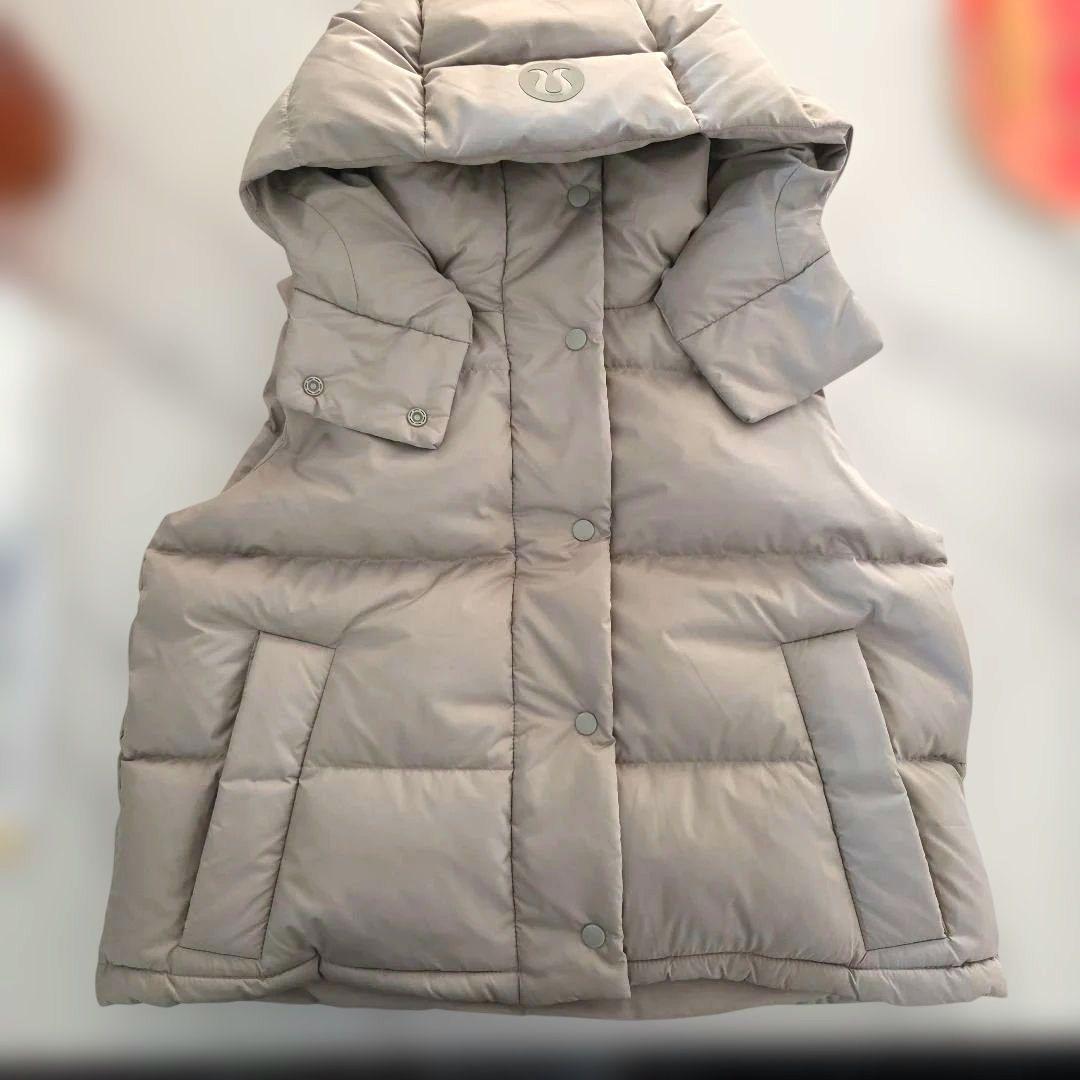 新品未使用　ルルレモン 　ワンダーパフ700クロップダウンベスト　　グレージュ4