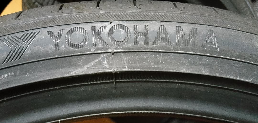 その②送料含日本製未使用2本　245/35R20ヨコハマブルーアースRV03