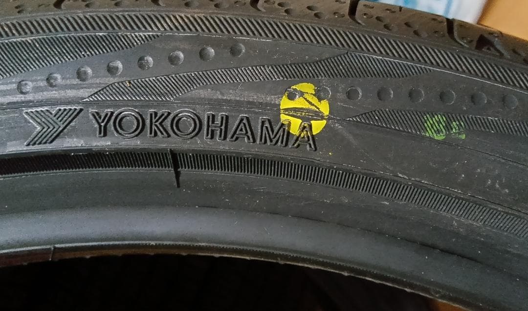 その②送料含日本製未使用2本　245/35R20ヨコハマブルーアースRV03