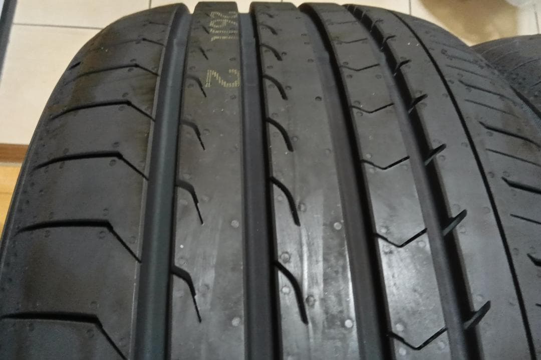 その②送料含日本製未使用2本　245/35R20ヨコハマブルーアースRV03