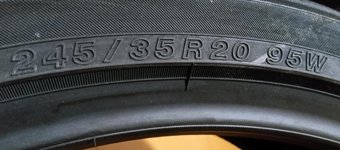 その②送料含日本製未使用2本　245/35R20ヨコハマブルーアースRV03