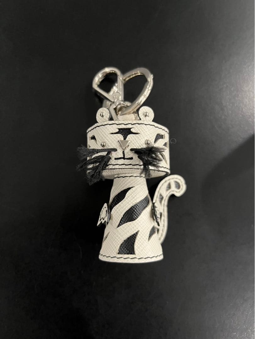 prada マスコット キーホルダー 新品未使用