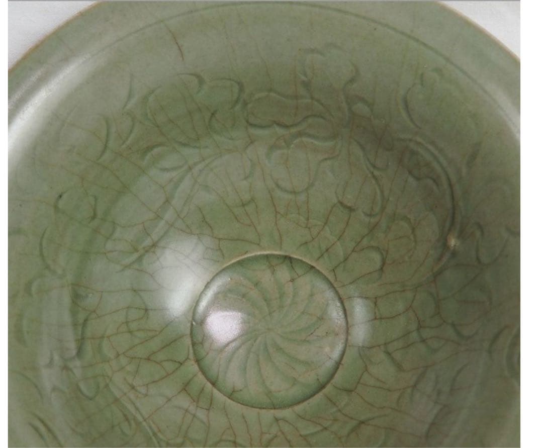 送料無料　時代物　刻花青磁鉢　径18.5ｃｍ　検/中国古玩骨董明代清代乾隆雍正