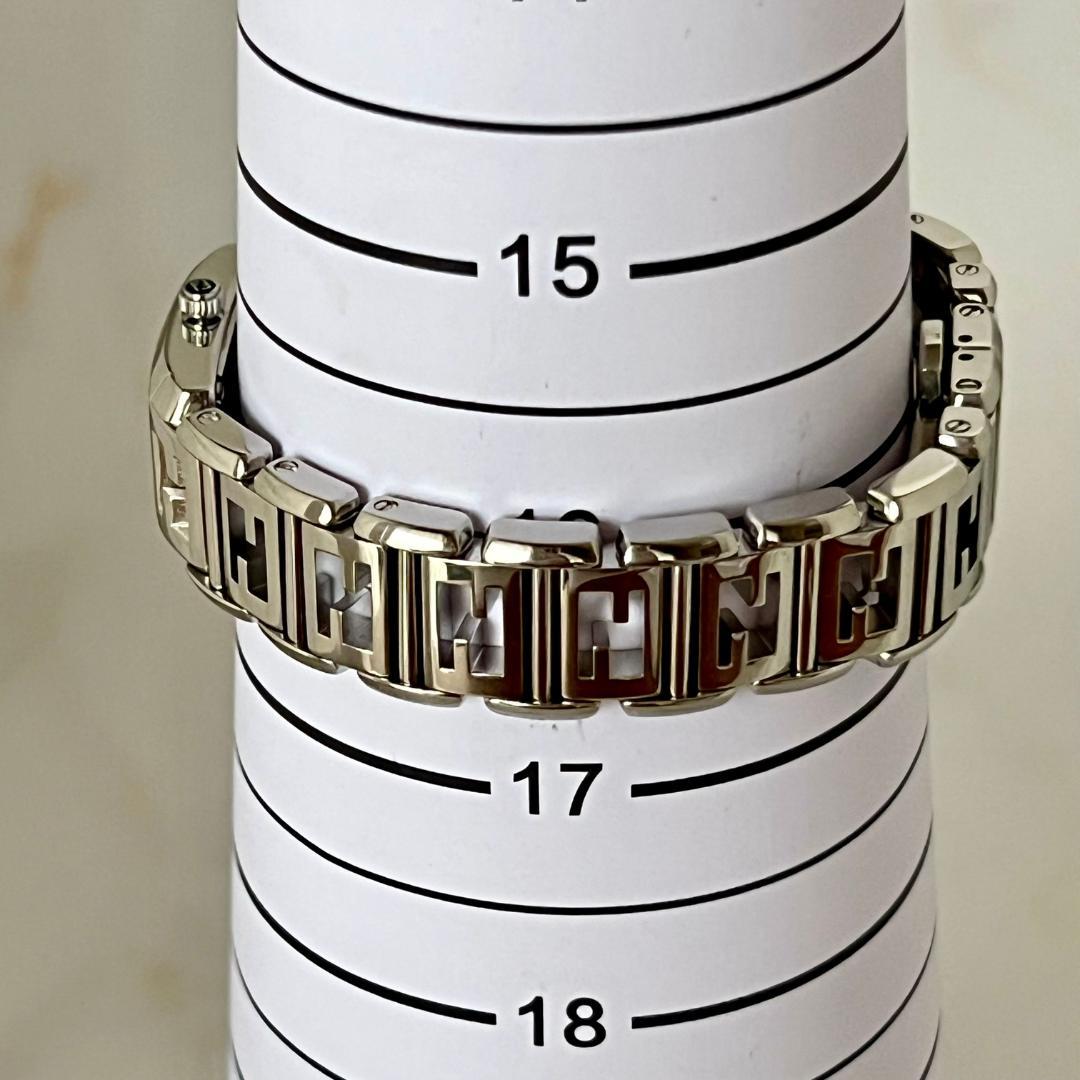 【稼働品】FENDI 1200L FFロゴ ダイヤ4P ピンクシェル 腕時計