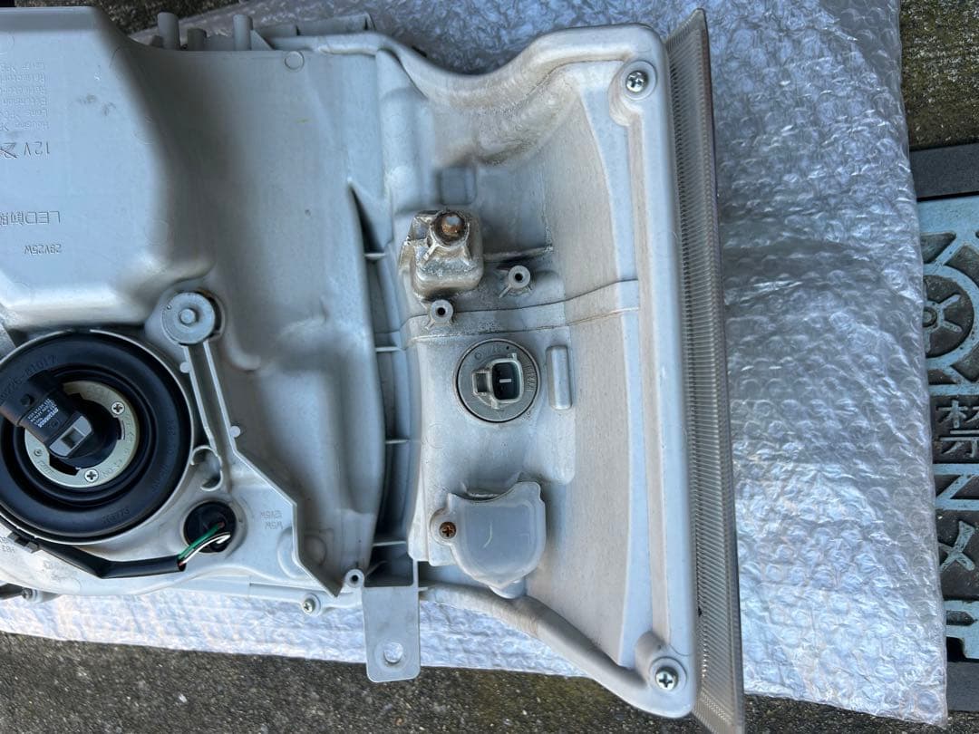 ハイエース　左ヘッドライト クリアレンズ角型 フロント用