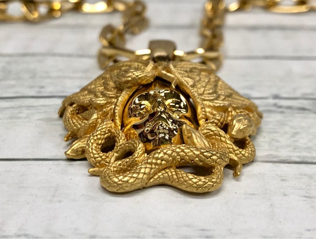 VERSACE ヴェルサーチ ゴールドネックレス　6851