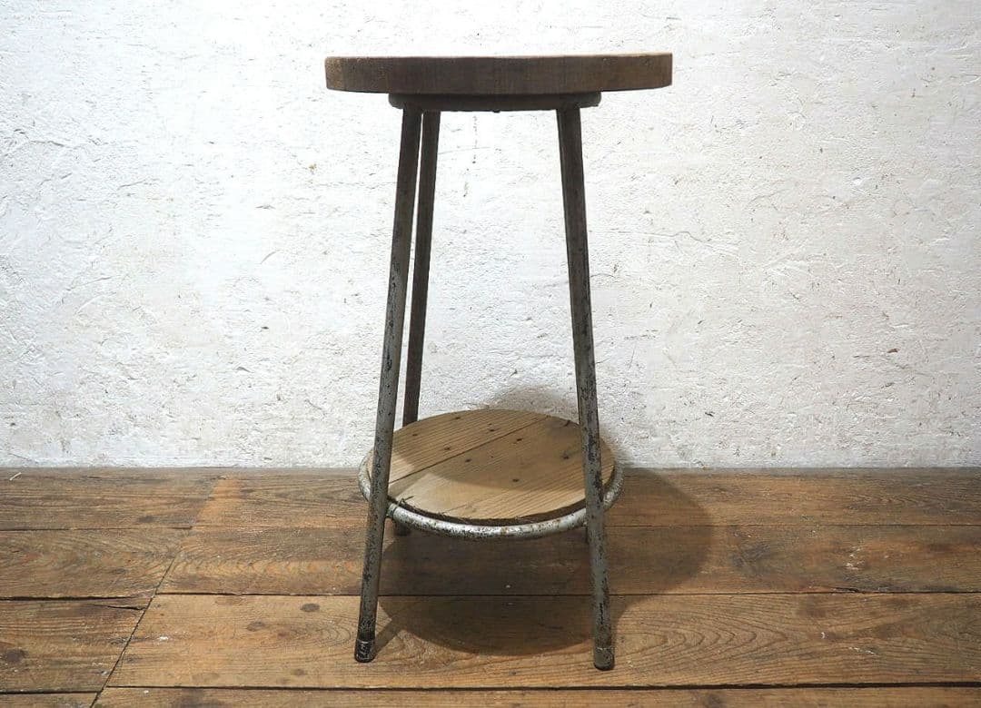 1327 ビンテージ　古い鉄脚の陳列台　展示台　花台　ガーデン　レトロ　テーブル