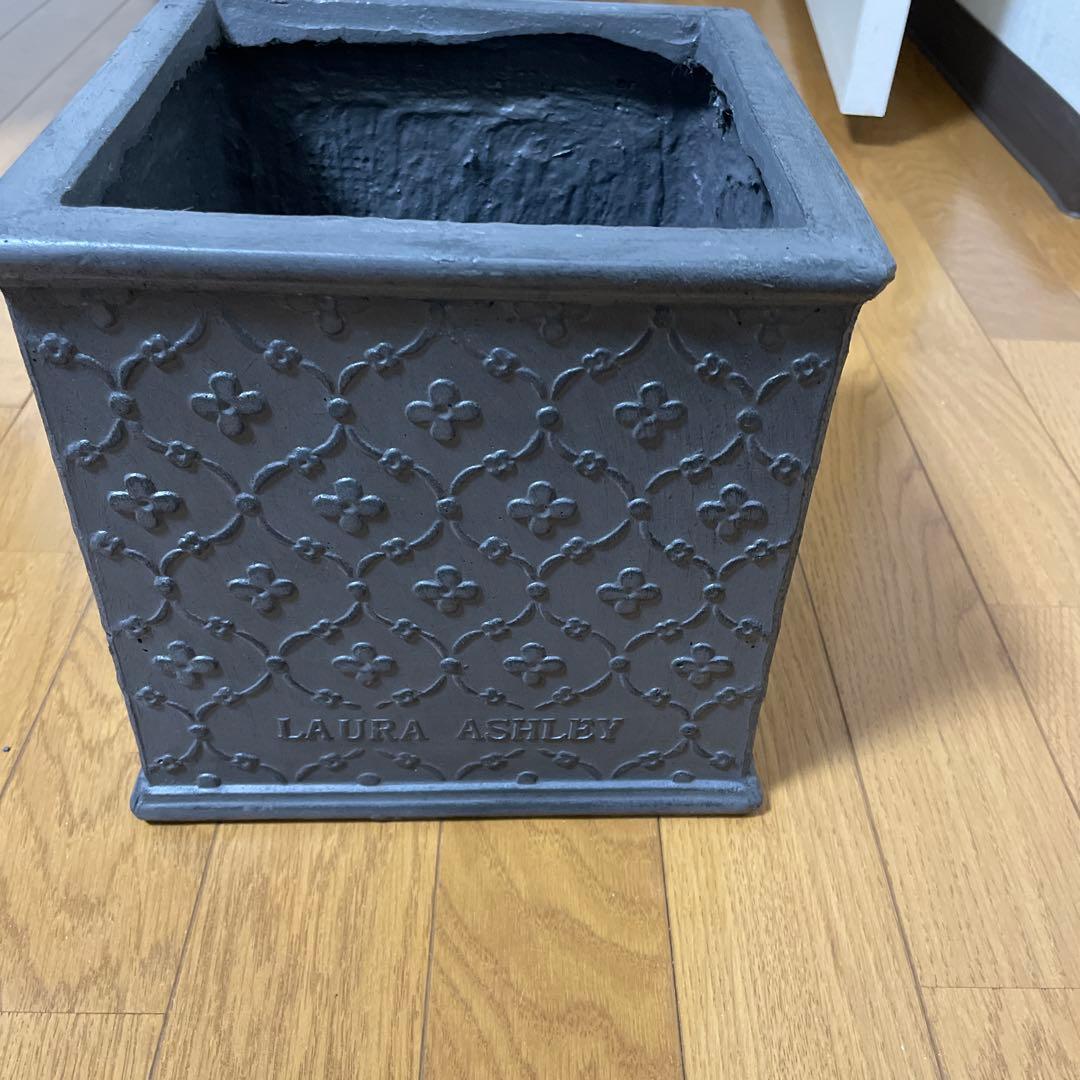 LAURA ASHLEY グレー角型植木鉢22㎝