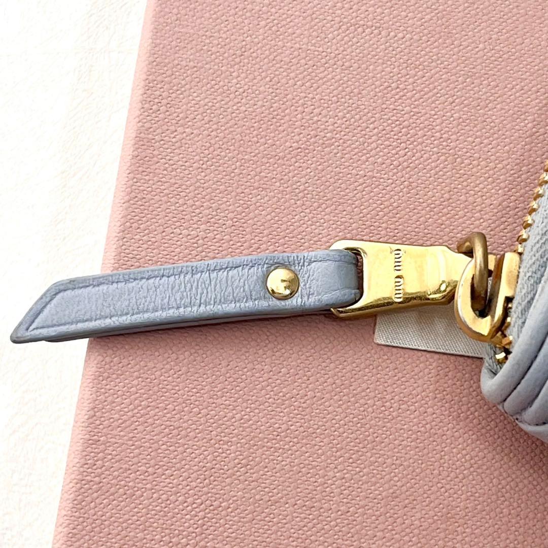 美品 現行 MIUMIU マテラッセ 二つ折り財布 箱付　0203-①