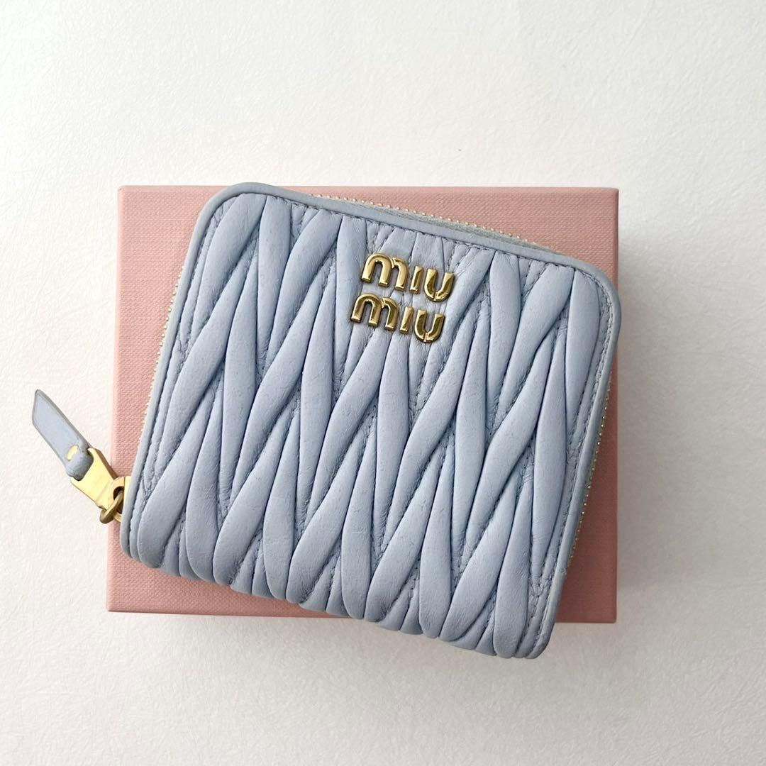 美品 現行 MIUMIU マテラッセ 二つ折り財布 箱付　0203-①