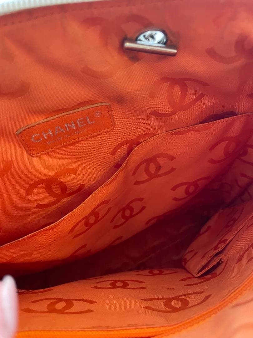 CHANEL シャネル　カンボンライン　パイソントートバッグ　ホワイト