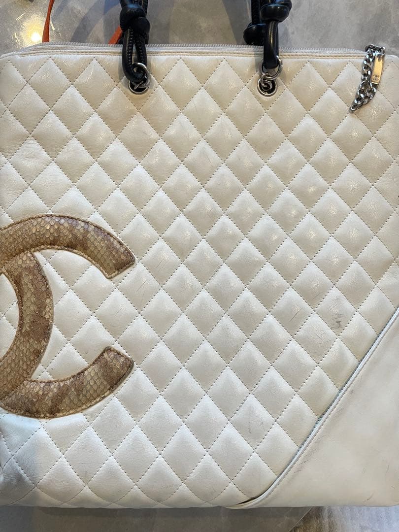 CHANEL シャネル　カンボンライン　パイソントートバッグ　ホワイト