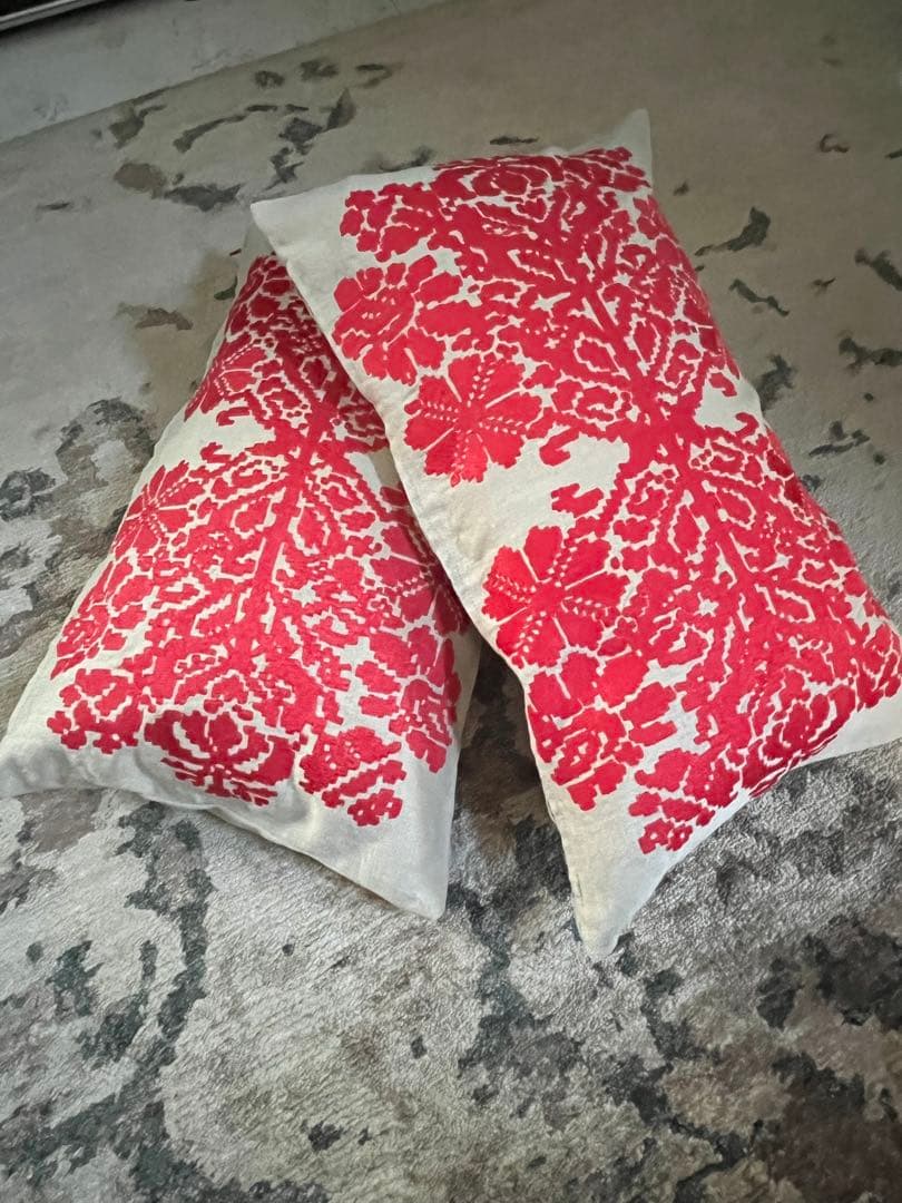 コンランショップ購入 リネン 刺繍 クッション&刺繍クッションカバー2枚セット