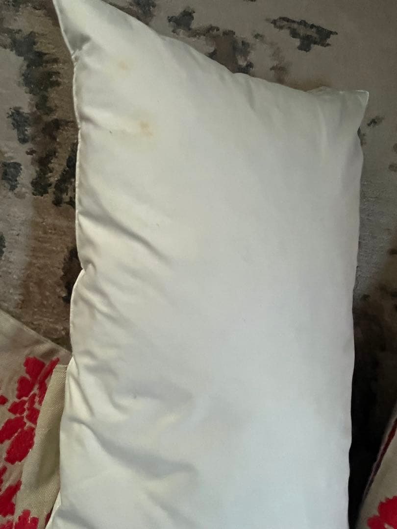 コンランショップ購入 リネン 刺繍 クッション&刺繍クッションカバー2枚セット