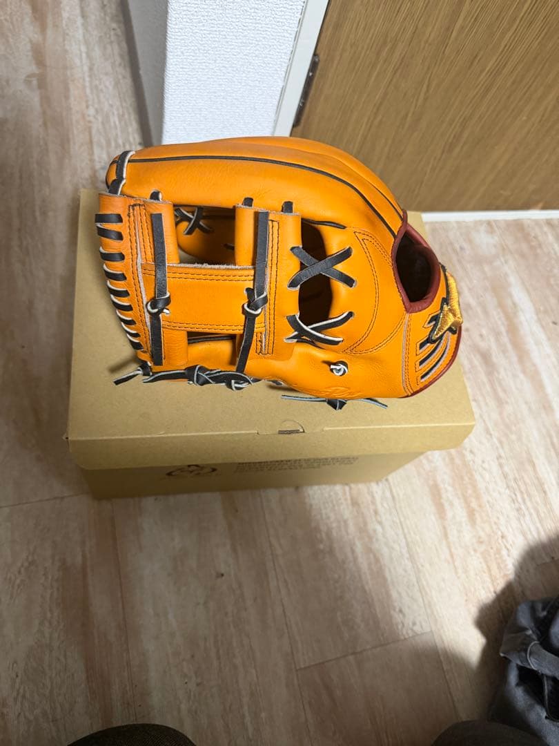 ヒーコ出品 ミズノプ坂本勇人軟式オーダーグローブ 左投げ