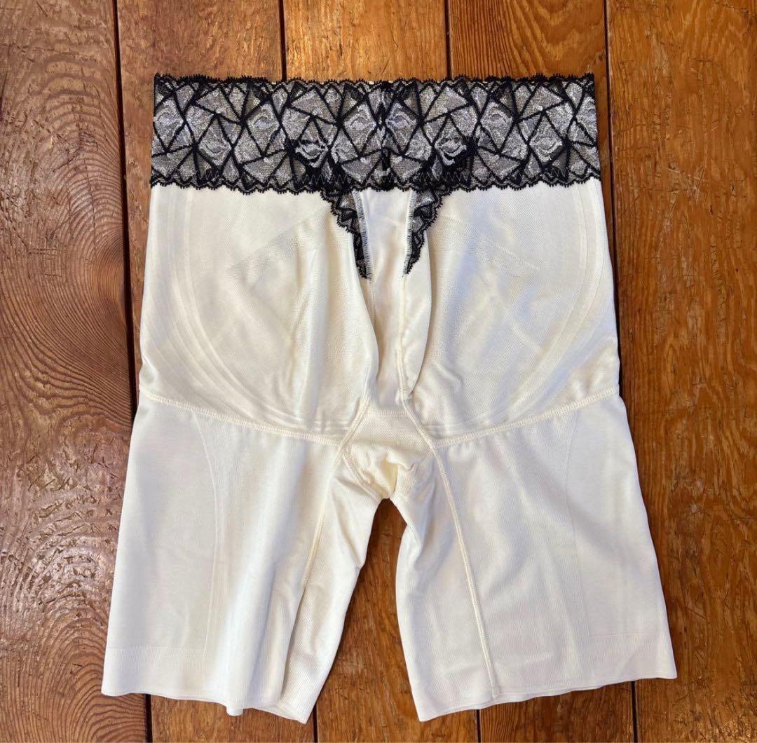 Y-CO【未使用】カーヴィシャス カレス ロングガードル ELサイズ