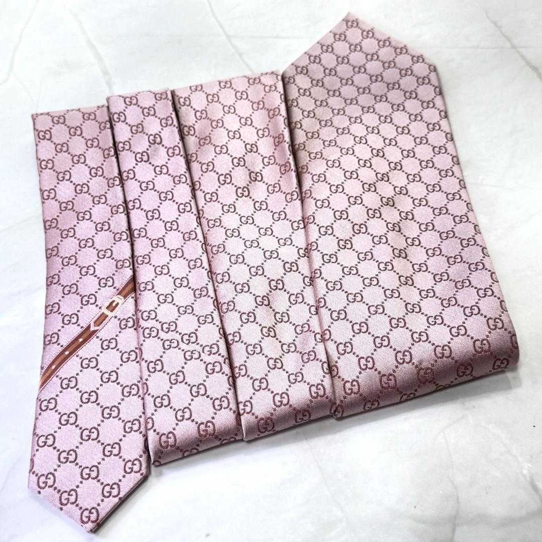 ☆即発 GUCCI GG 総柄 ピンク シルクネクタイ ベルト柄 高級感 美品