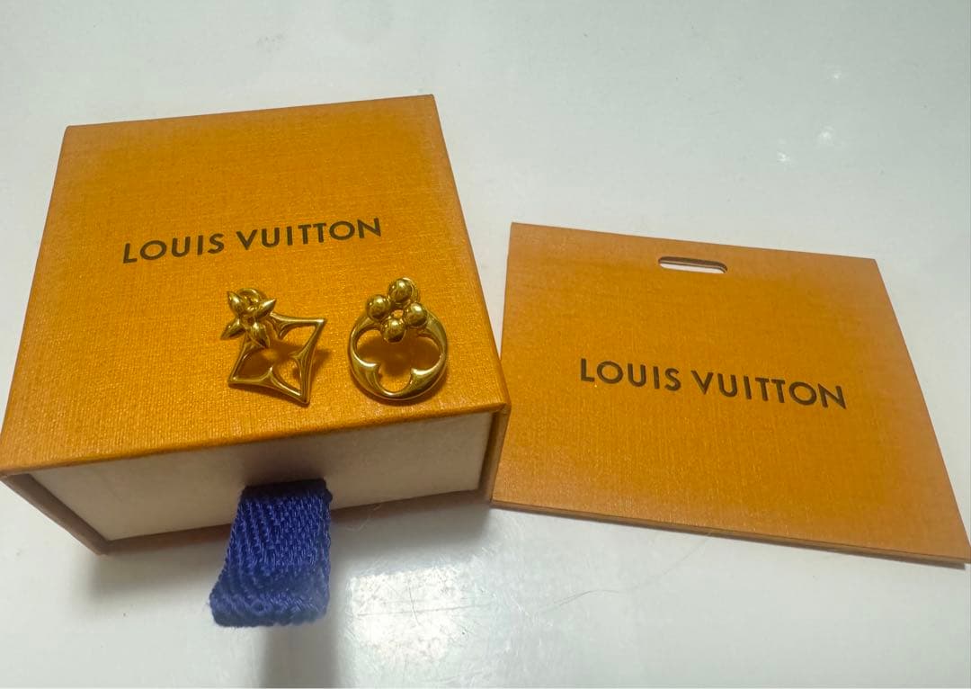 LOUIS VUITTON 　ルイヴィトン　LV フラワーグラム　ピアス