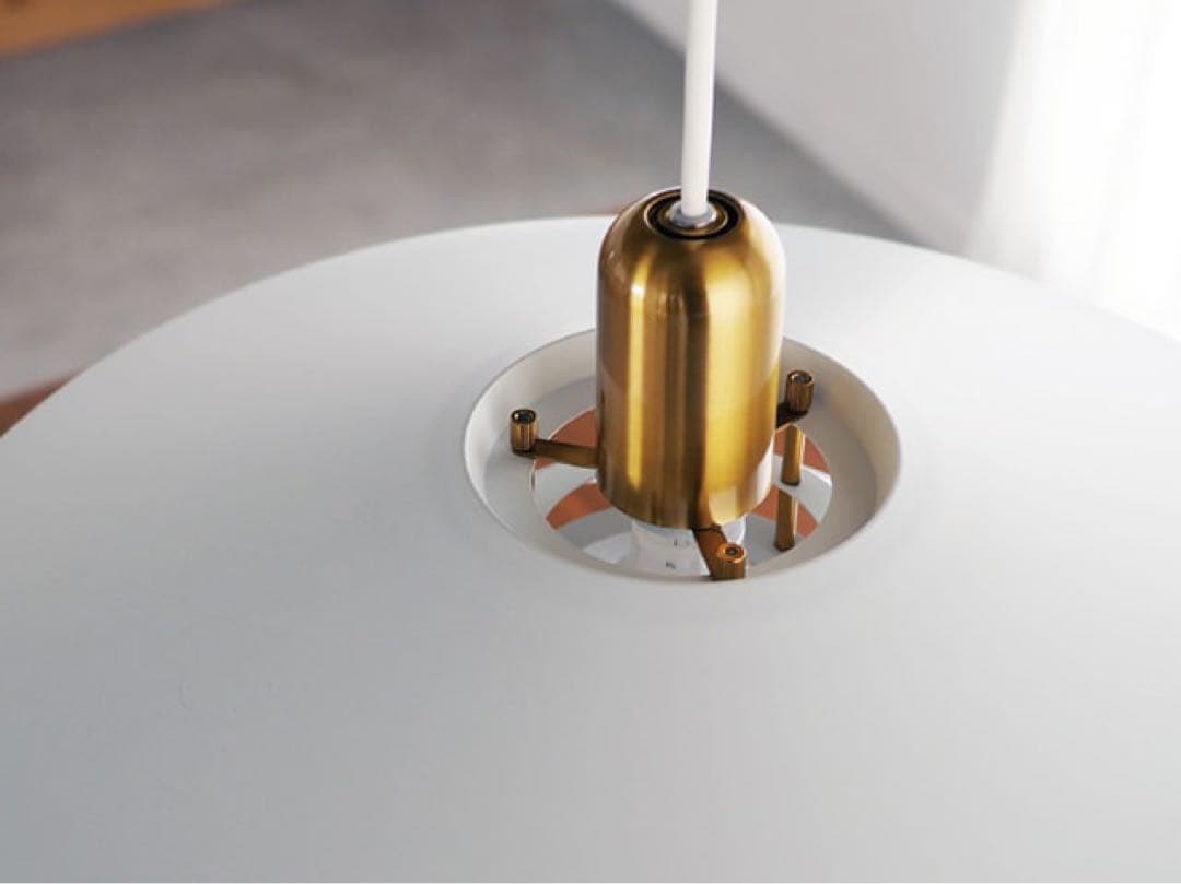 ホワイトゴールドのペンダントライト