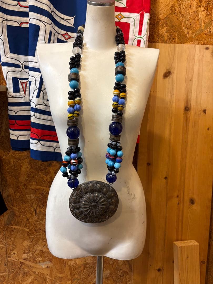 アイヌ　タマサイ　シトキ付き　ガラス玉　アイヌ玉　トンボ玉