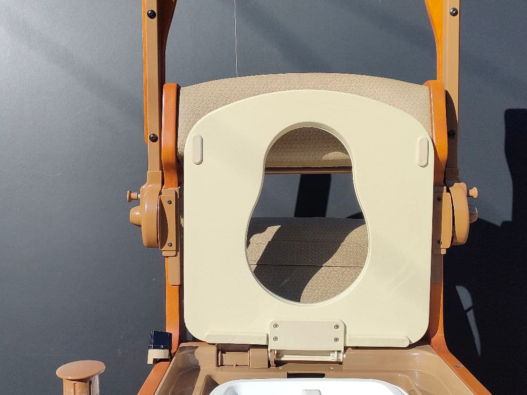 未使用Panasonic家具調トイレ 座楽アウポット ひじ掛け跳上げ直接引取歓迎