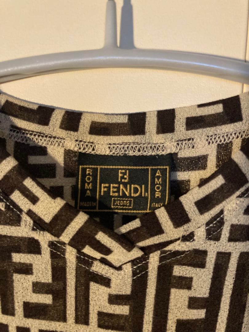 Fendi ロゴパターン Tシャツ