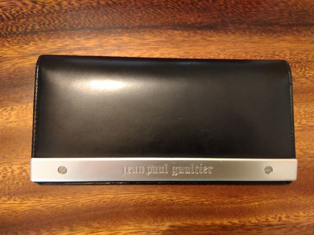Jean Paul Gaultier ブラックレザー長財布メタルプレート