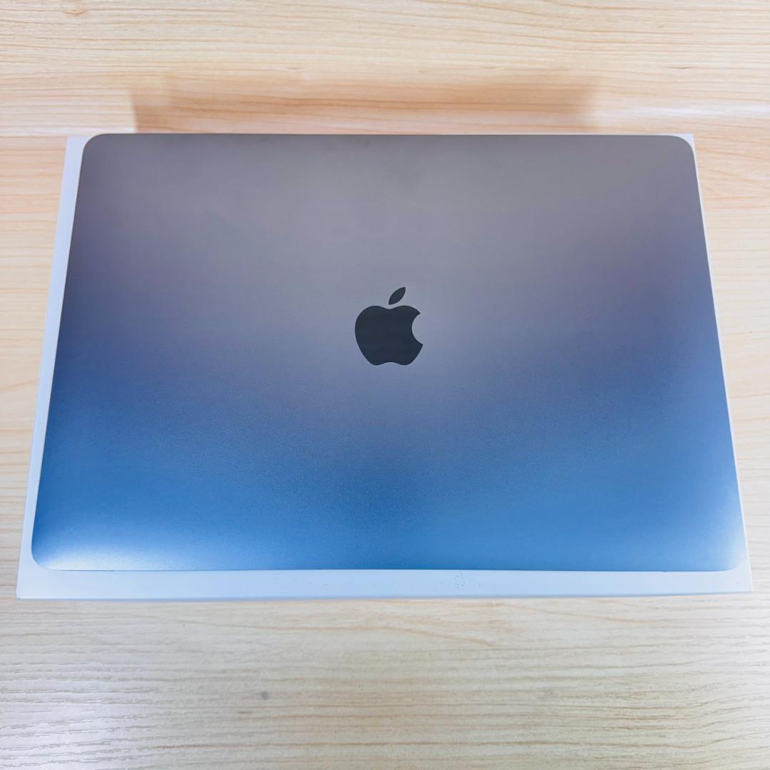 MacBook本体 P212 Apple MacBook Air M1 16GB 256GB