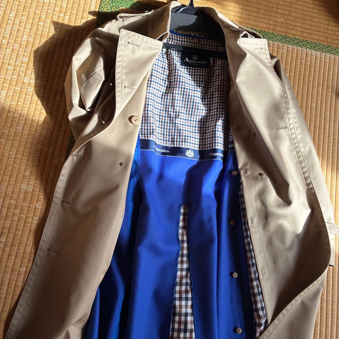 アクアスキュータムのトレンチコート