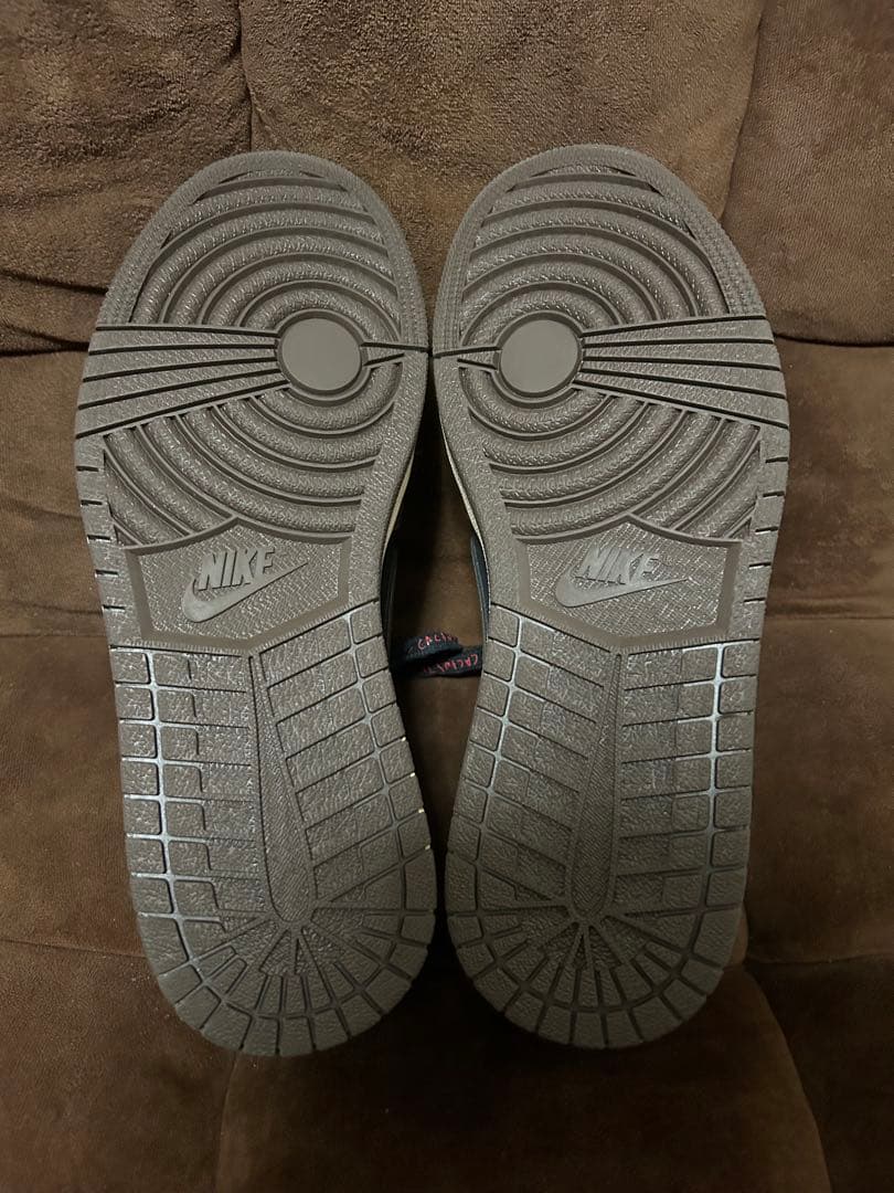 Travis Scott × Nike Air Jordan 1 Low