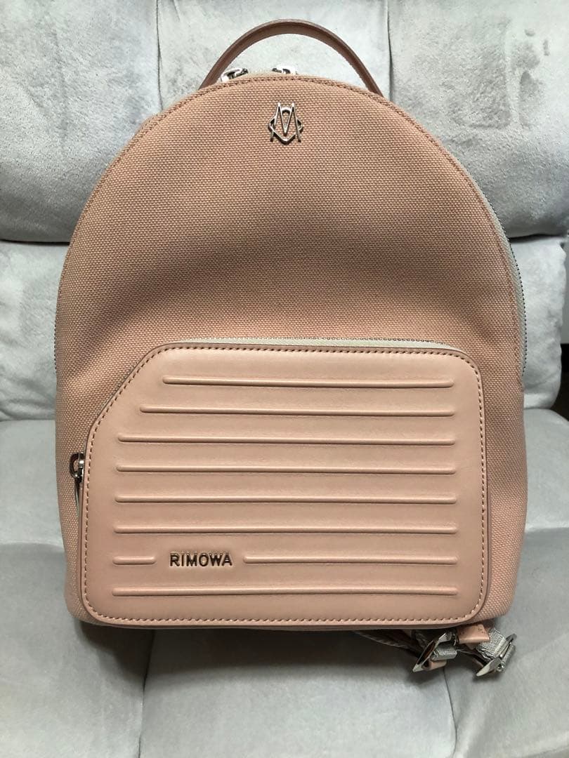 RIMOWA ピンク ラウンド型リュック