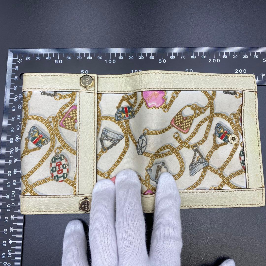 美品＊グッチ ホワイトレザー 二つ折り財布 チェーンマルチカラーデザイン