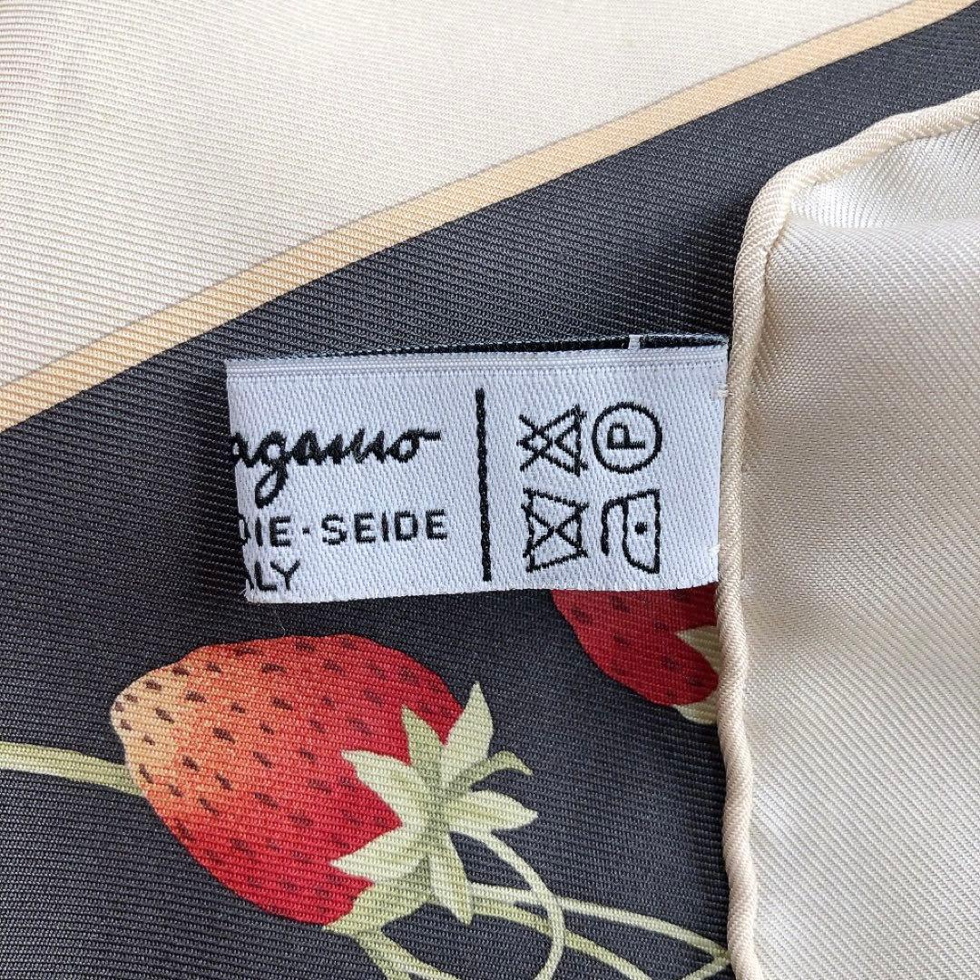 Ferragamo*フェラガモ　大判スカーフ　花柄　フルーツ　イチゴ　シルク