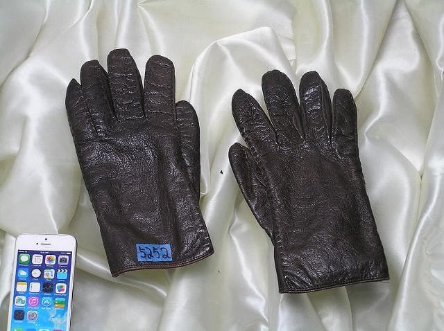 大人の冬を格上げする 上質濃茶伊製ペッカリー peccary 革手袋 西武タグ付