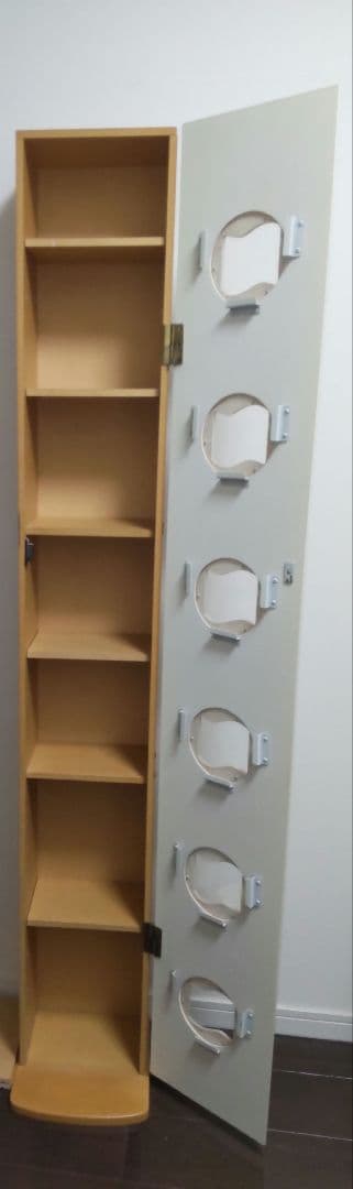 本棚 漫画本収納　スリム 木製 ホワイト　扉裏収納有 高さ調整可能