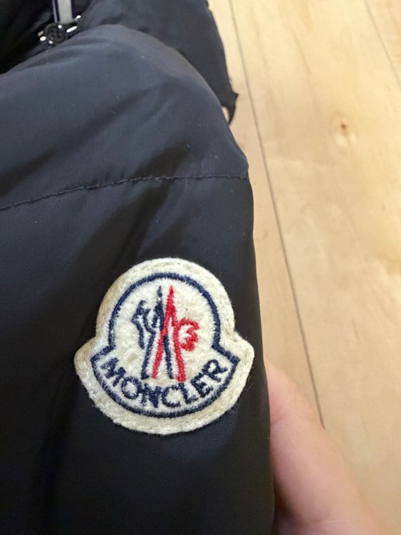 Moncler ブラックダウンジャケット　オロフィン